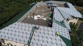 standing seam metal roof construction 